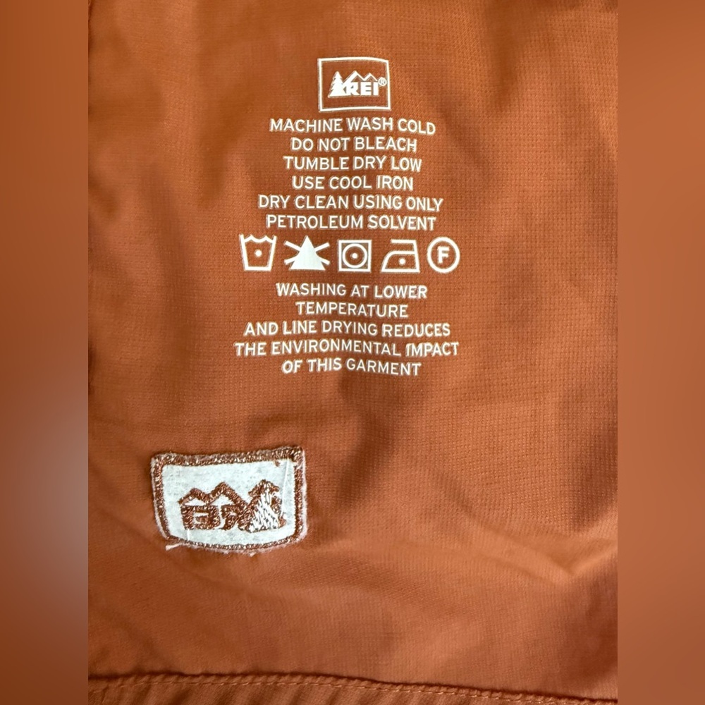 🏞️ REI Co-op Men’s Short-Sleeve Nylon Ventilated Hiking Shirt – Rust Orange (M) - Picture 9 of 15